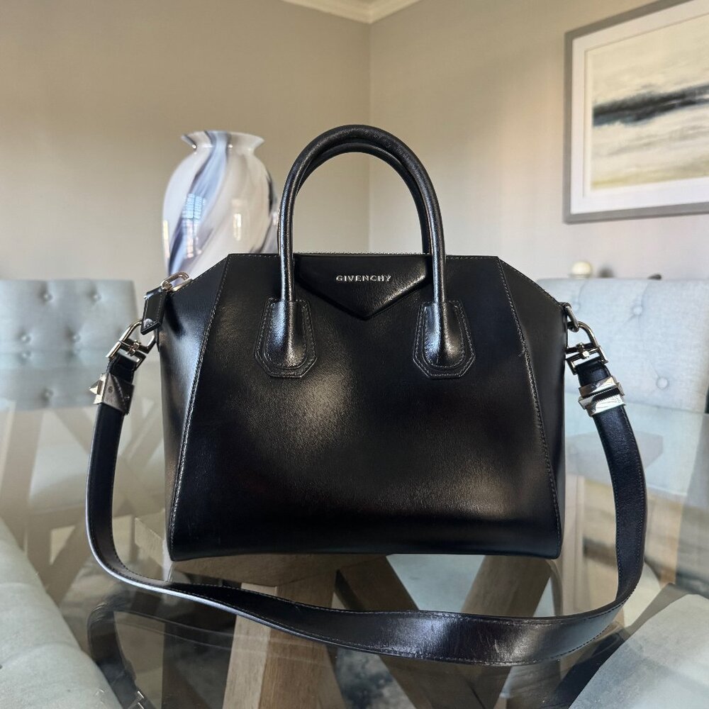 GIVENCHY LEATHER Antigona Small Black